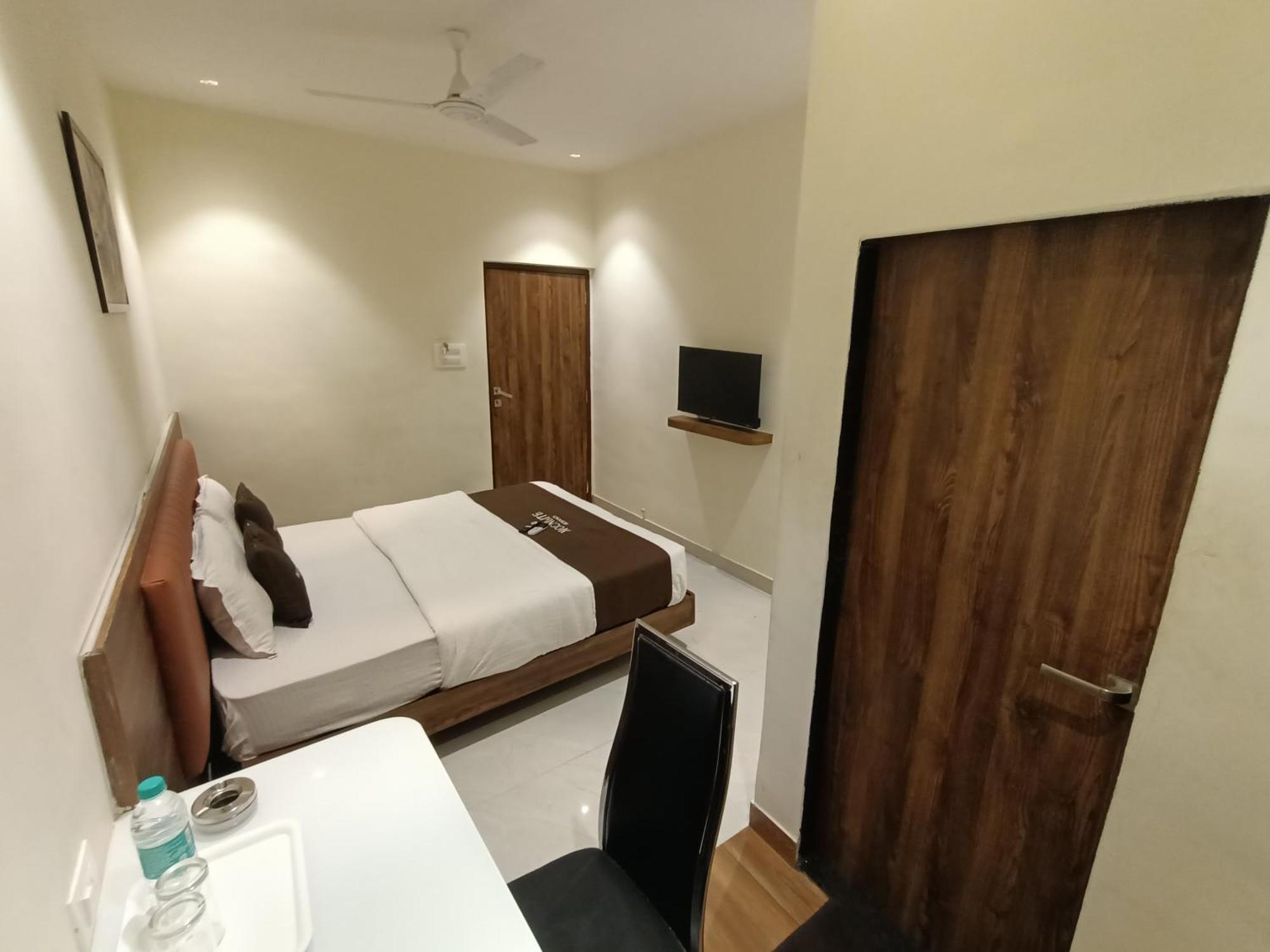 Hotel Moon Lite Residency - Marve Road Malad West Mumbai Luaran gambar