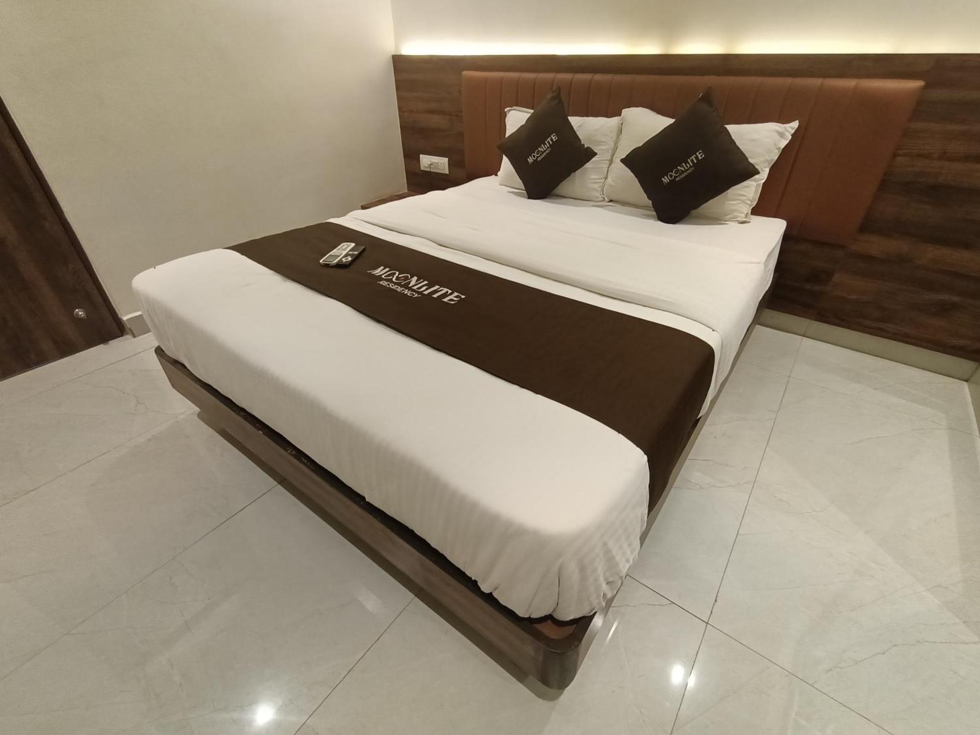 Hotel Moon Lite Residency - Marve Road Malad West Mumbai Luaran gambar